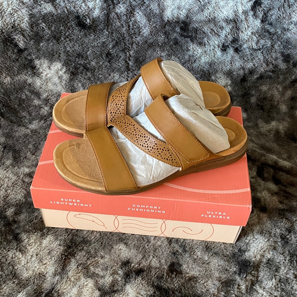 Easy Spirit Sandals Medium Brown 8M NWT